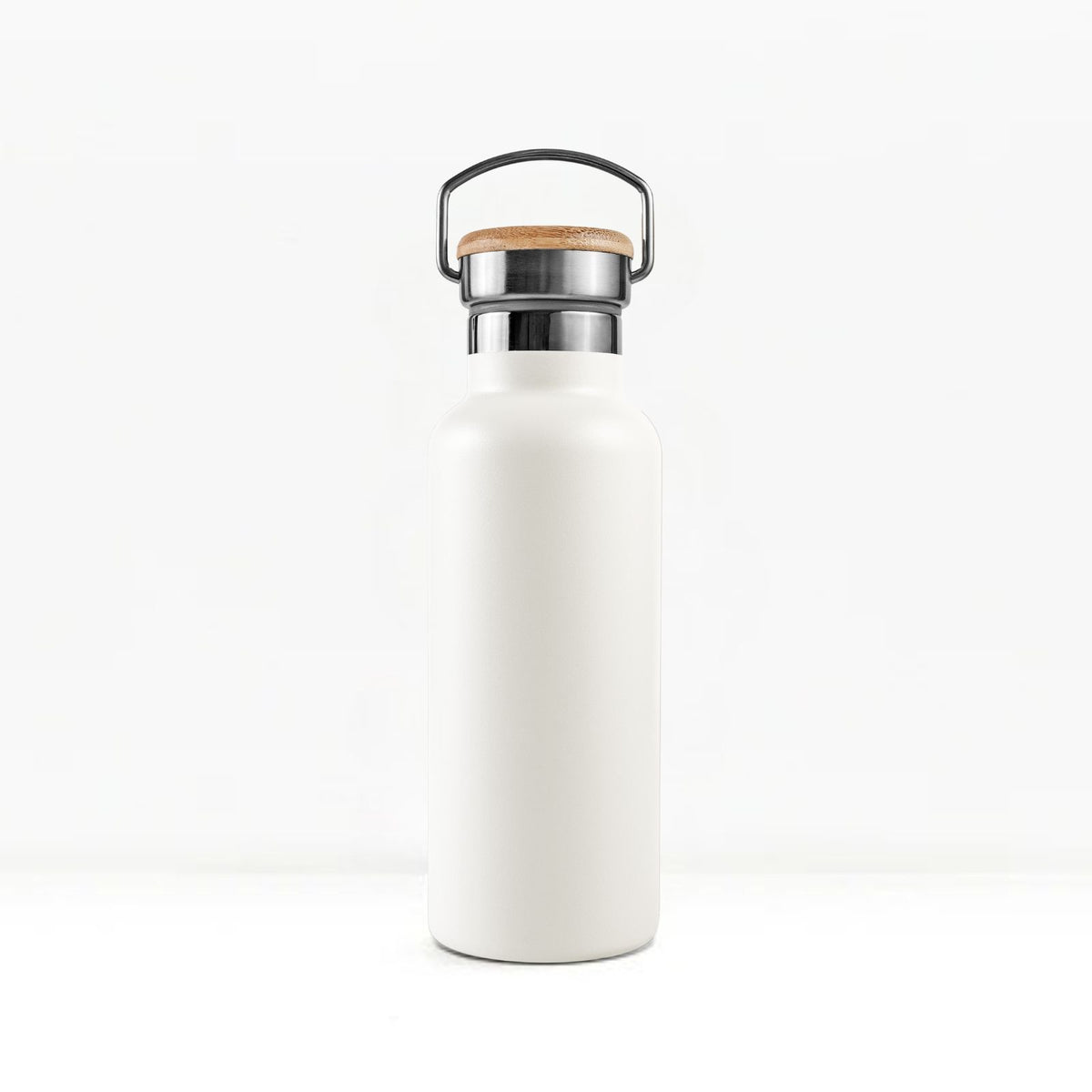 bambaw stainless steel water bottle insulated in white colour 750ml on white background