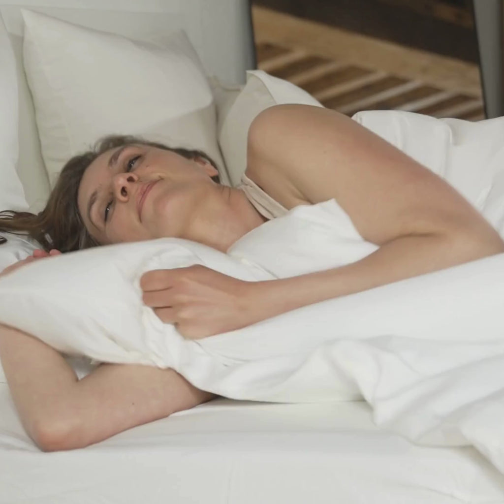 bambaw cozy bamboo duvet cover features video in use